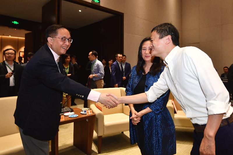 The Executive Chairman of the Alibaba Group, Mr Jack Ma, received the Legislative Council joint-panel delegation at Alibaba's Hangzhou headquarters today (April 24). Also present were the Secretary for Constitutional and Mainland Affairs, Mr Patrick Nip; the Secretary for Innovation and Technology, Mr Nicholas W Yang; and the Secretary for Financial Services and the Treasury, Mr James Lau. Photo shows Mr Ma (right) greeting Mr Yang (left).