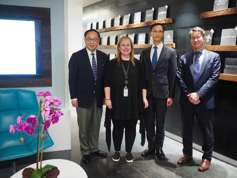 The Secretary for Innovation and Technology, Mr Nicholas W Yang (first left), visits Johnson & Johnson Innovation's JLABS in San Francisco and meets with its Director of Sourcing Innovation, Ms Erika Kula (second left), on September 17 (US West Coast time). Next to them are the Director of the Hong Kong Economic and Trade Office in San Francisco, Mr Ivanhoe Chang (second right), and the Head of the Biomedical Technology Cluster of the Hong Kong Science and Technology Parks Corporation, Professor W John Kao (first right).
