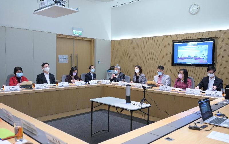 The Secretary for Innovation and Technology, Mr Alfred Sit (second left), and the Vice Mayor of Shenzhen Municipality, Mr Ai Xuefeng, co-chaired the eighth meeting of the Joint Task Force on the Development of the Hong Kong-Shenzhen Innovation and Technology Park in the Loop via video conferencing today (April 9). Also joining the meeting were the Permanent Secretary for Innovation and Technology, Ms Annie Choi (first left), and the Commissioner for Innovation and Technology, Ms Rebecca Pun (third left).