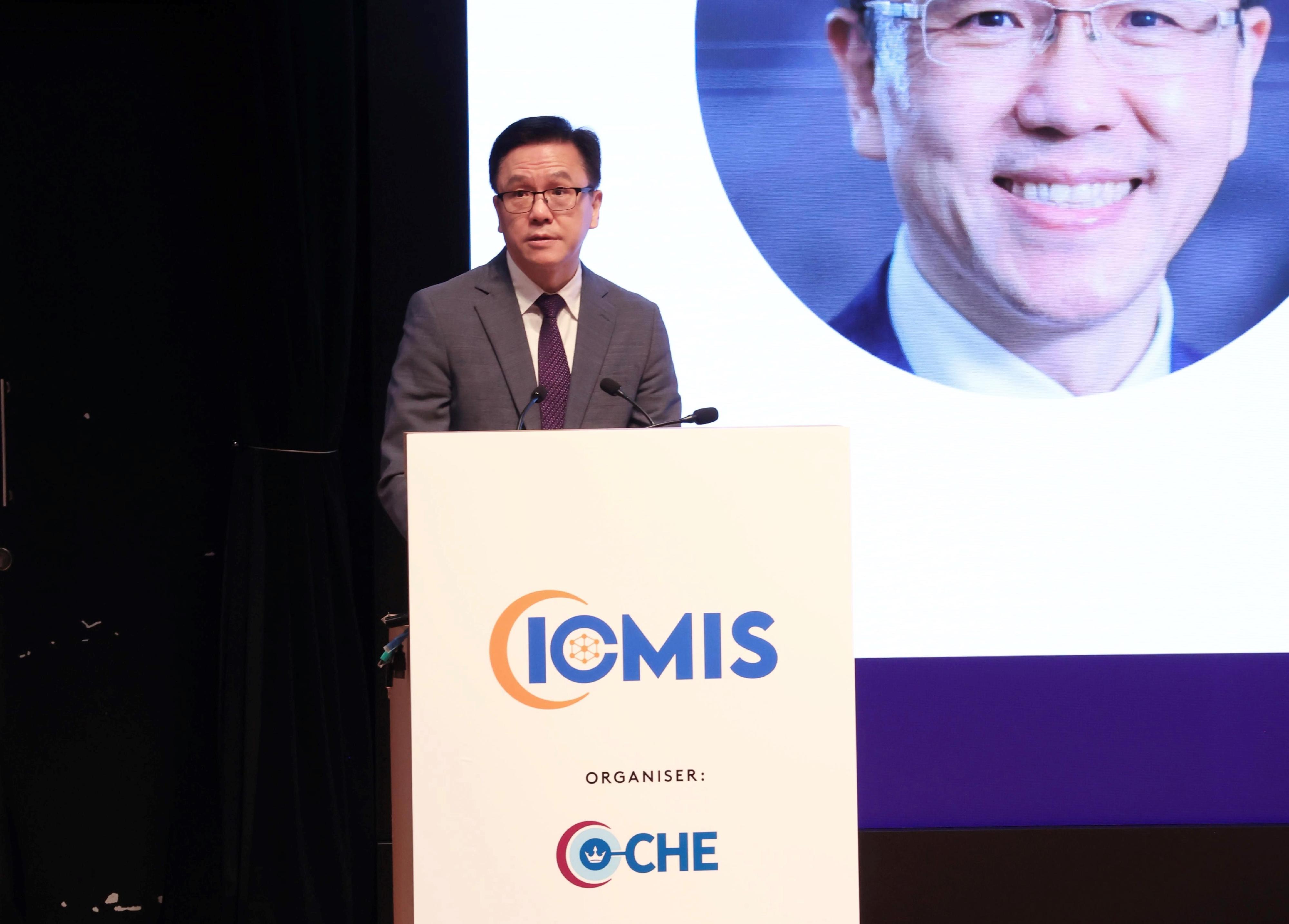 The Secretary for Innovation, Technology and Industry, Professor Sun Dong, addresses the 2nd International Cerebro-cardiovascular Medical Innovation Summit today (December 8).