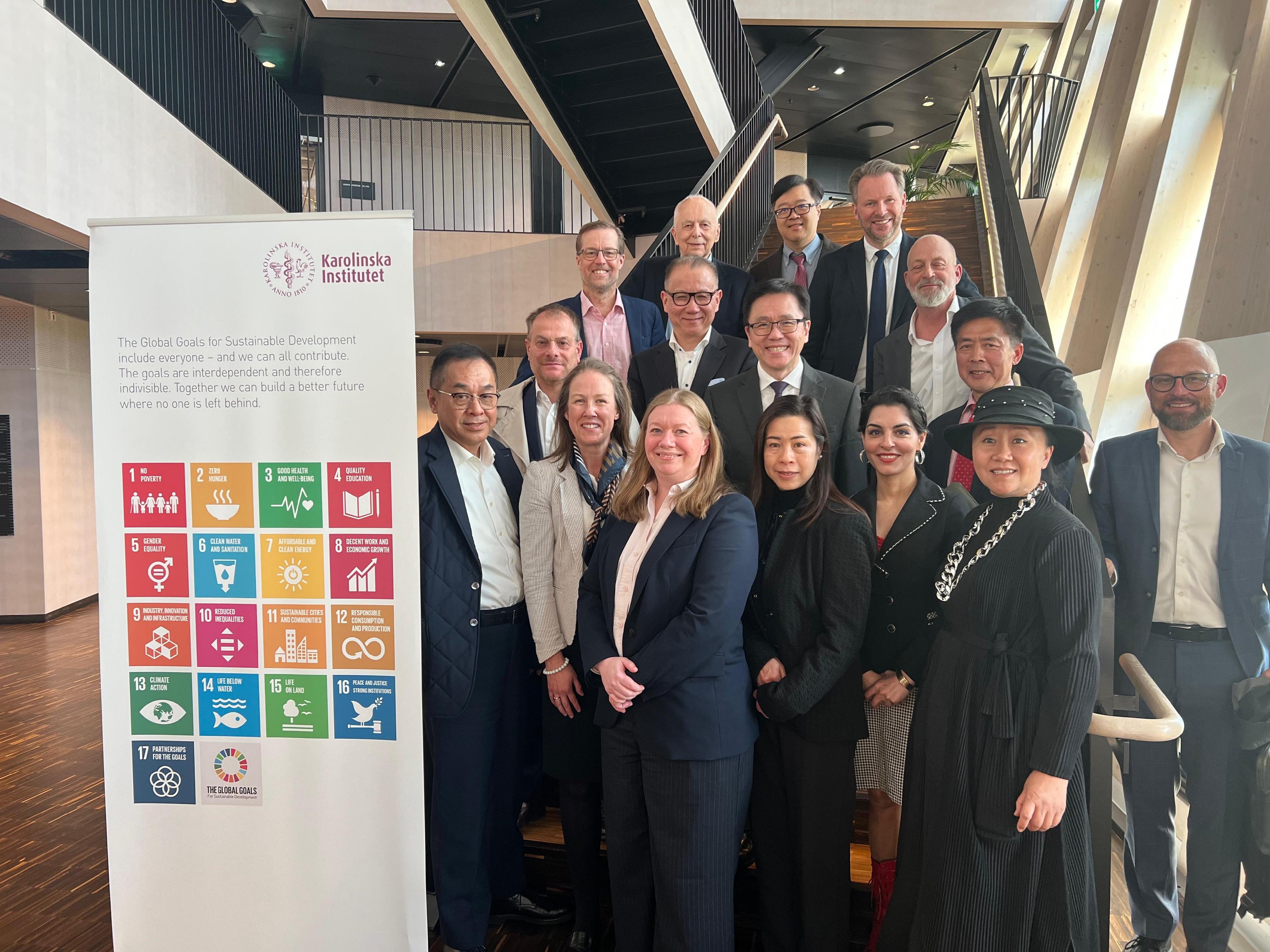 The Secretary for Innovation, Technology and Industry, Professor Sun Dong (second row, centre), visited the Karolinska Institutet in Stockholm, Sweden on May 11 (Stockholm time).