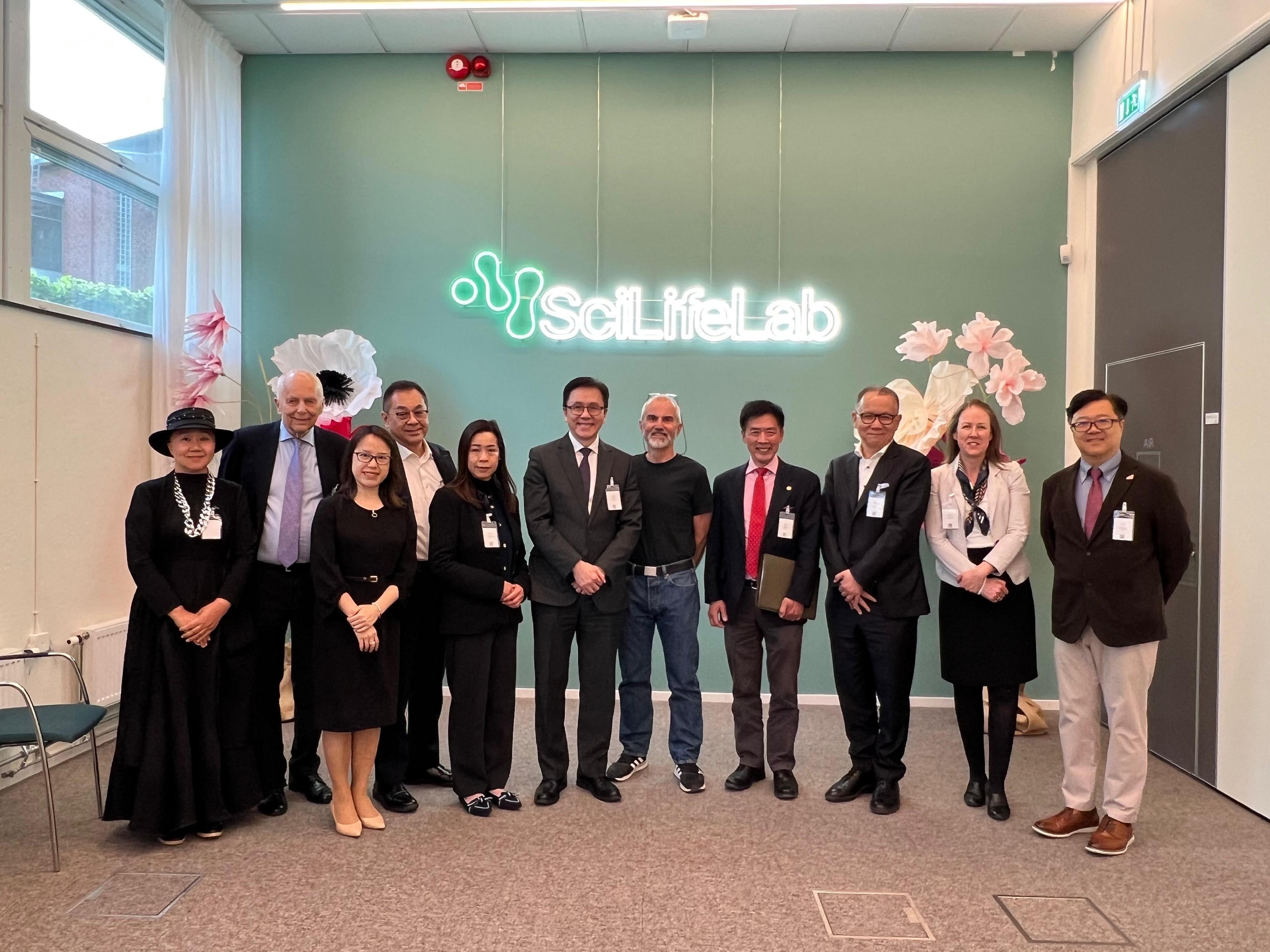 The Secretary for Innovation, Technology and Industry, Professor Sun Dong (centre), visited the SciLifeLab in Stockholm, Sweden on May 11 (Stockholm time).